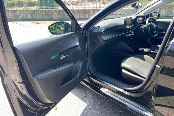 Used Peugeot 208 2023 for sale - 76074652: Photo 33