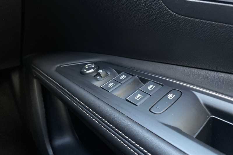 Used Peugeot 3008 2023 for sale - 77146427: Photo 16