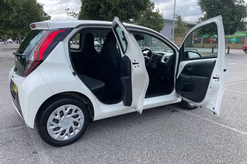 Used Toyota AYGO 2021 for sale - 76169057: Photo 38