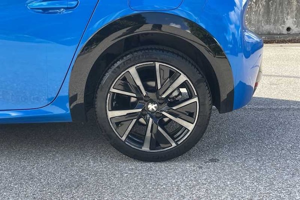 Used Peugeot 208 2023 for sale - 76204228: Photo 9