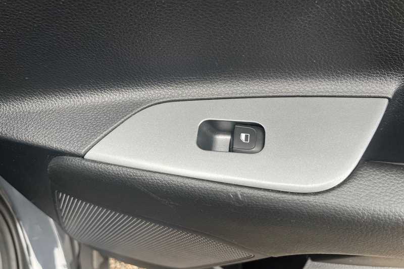 Used Kia Stonic 2023 for sale - 77841748: Photo 25