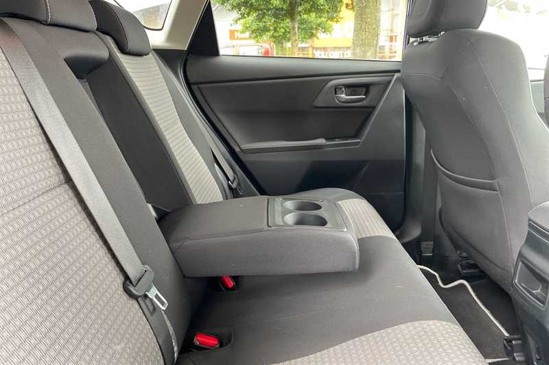 Used Toyota Auris 2018 for sale - 76901701: Photo 38