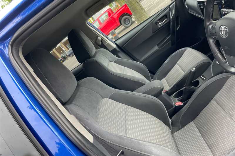 Used Toyota Auris 2018 for sale - 76901701: Photo 39