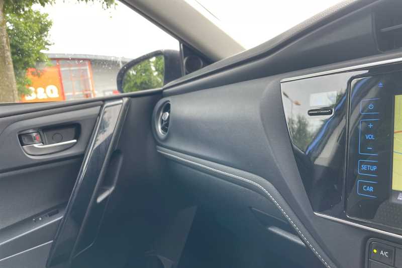 Used Toyota Auris 2018 for sale - 76901701: Photo 41