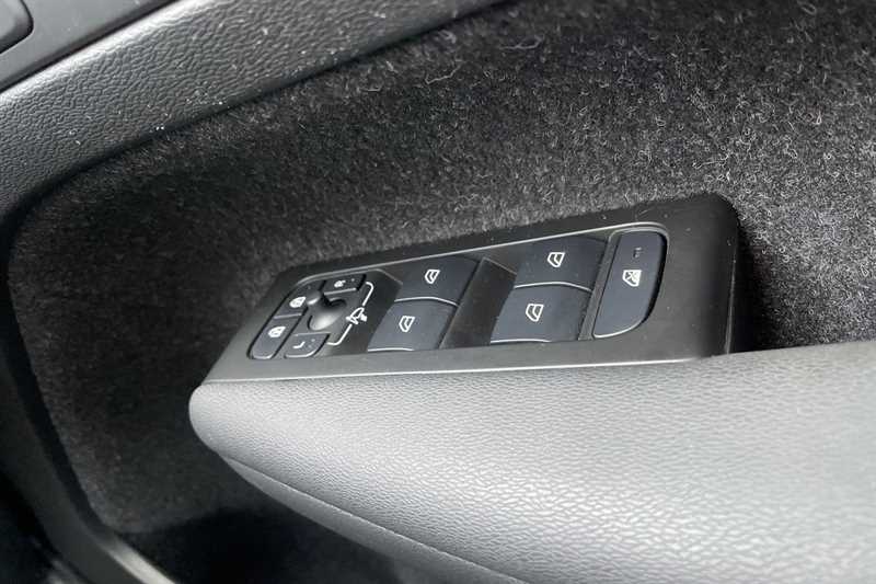 Used Volvo XC40 2021 for sale - 76978126: Photo 16