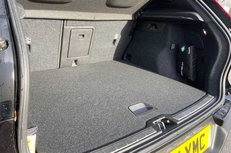 Used Volvo XC40 2021 for sale - 76978126: Photo 35