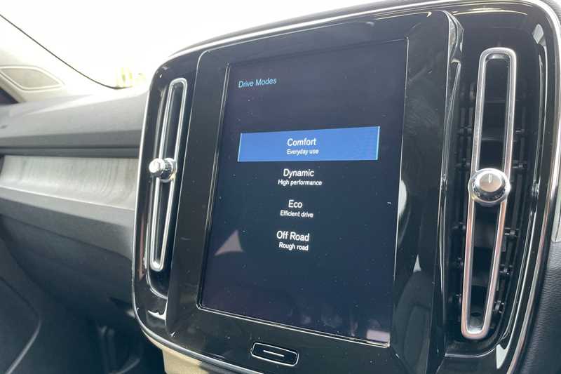 Used Volvo XC40 2021 for sale - 76978126: Photo 42