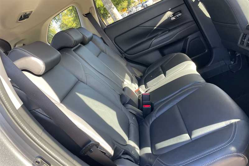 Used Mitsubishi Outlander 2020 for sale - 76420582: Photo 39