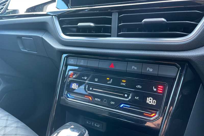 Used Volkswagen T-Roc 2023 for sale - 77146364: Photo 26