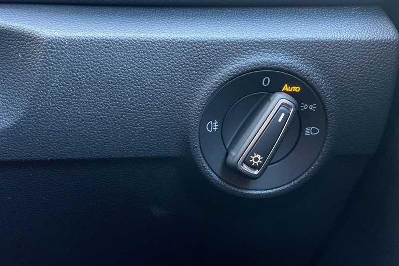 Used Volkswagen T-Roc 2023 for sale - 77146364: Photo 28