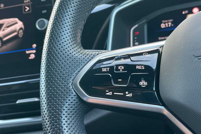 Used Volkswagen T-Roc 2023 for sale - 76575319: Photo 21