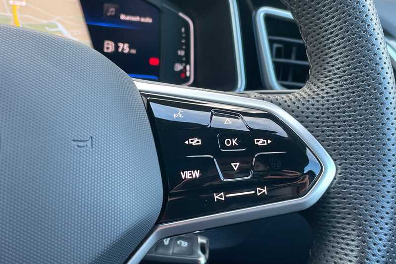 Used Volkswagen T-Roc 2023 for sale - 76575319: Photo 22