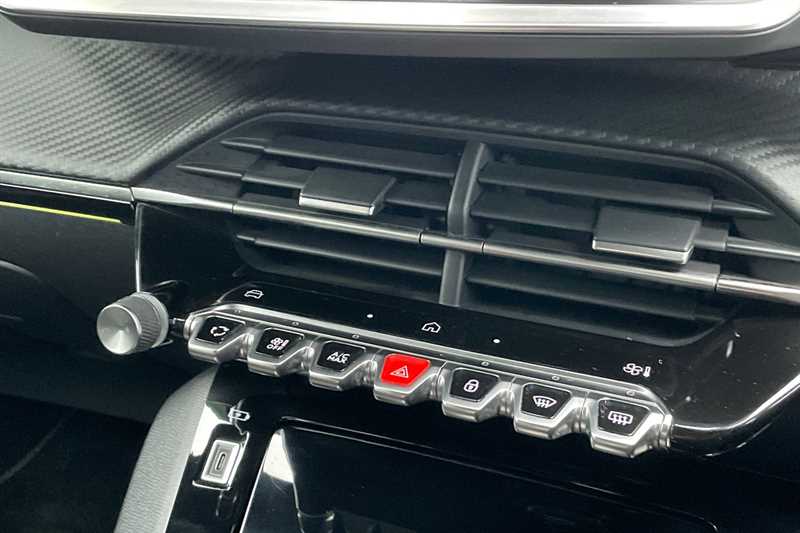 Used Peugeot 2008 2023 for sale - 76318767: Photo 15