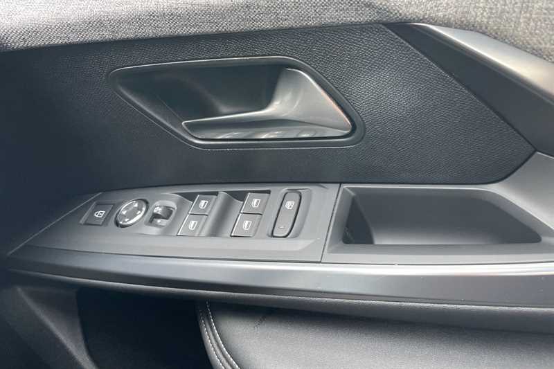 Used Peugeot E-3008 2024 for sale - 76204121: Photo 17