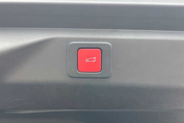 Used Peugeot E-3008 2024 for sale - 76204121: Photo 25