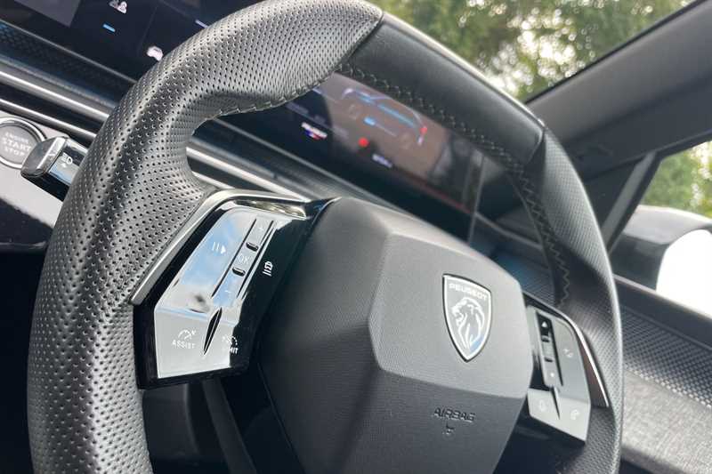 Used Peugeot E-3008 2024 for sale - 76204121: Photo 31