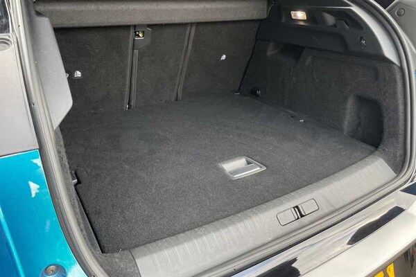 Used Peugeot E-3008 2024 for sale - 76204121: Photo 47