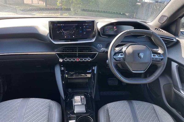 Used Peugeot E-2008 2024 for sale - 76204119: Photo 11