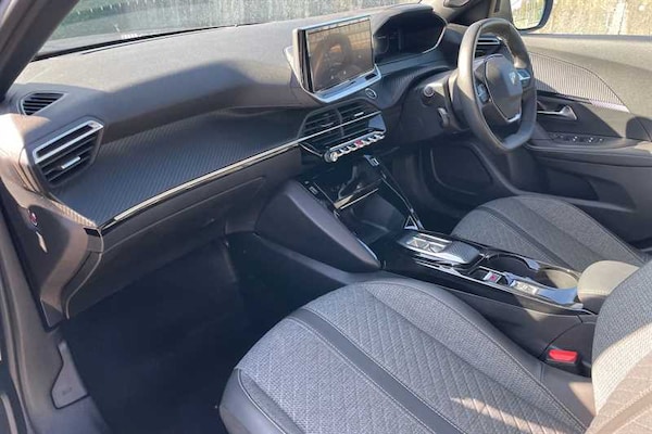 Used Peugeot E-2008 2024 for sale - 76204119: Photo 12