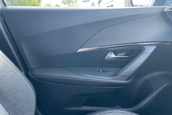 Used Peugeot E-2008 2024 for sale - 76204119: Photo 15