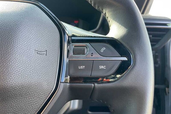 Used Peugeot E-2008 2024 for sale - 76204119: Photo 21