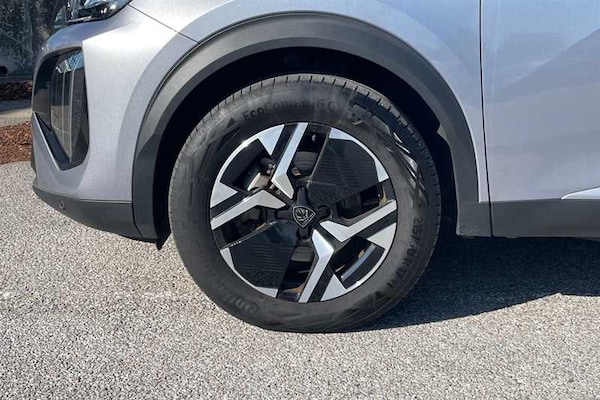 Used Peugeot E-2008 2024 for sale - 76204119: Photo 8