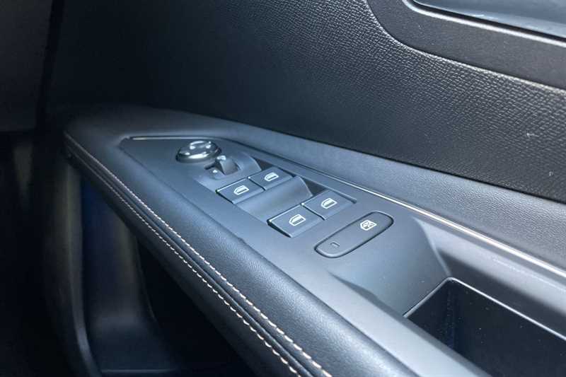 Used Peugeot 3008 2022 for sale - 76552602: Photo 17