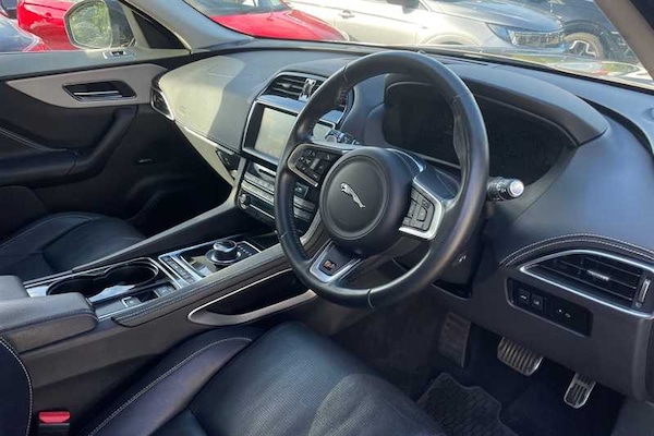 Used Jaguar F-Pace 2016 for sale - 76204334: Photo 10