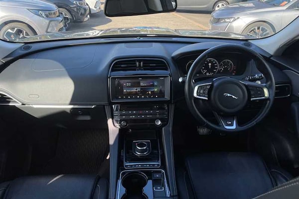 Used Jaguar F-Pace 2016 for sale - 76204334: Photo 12