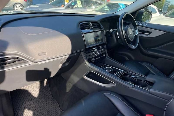 Used Jaguar F-Pace 2016 for sale - 76204334: Photo 13