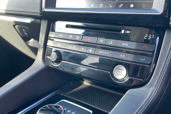 Used Jaguar F-Pace 2016 for sale - 76204334: Photo 15