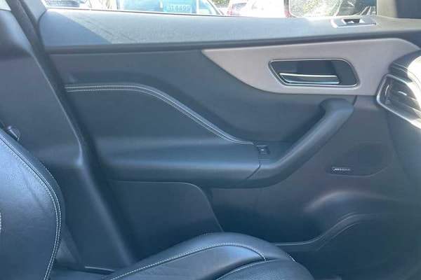 Used Jaguar F-Pace 2016 for sale - 76204334: Photo 16