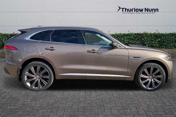 Used Jaguar F-Pace 2016 for sale - 76204334: Photo 2