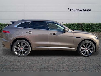 Used Jaguar F-Pace 2016 for sale - 76204334: Photo 2