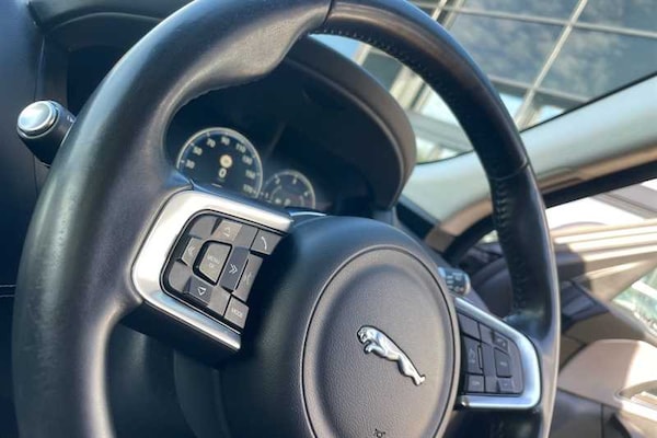 Used Jaguar F-Pace 2016 for sale - 76204334: Photo 30