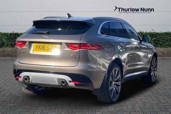 Used Jaguar F-Pace 2016 for sale - 76204334: Photo 3