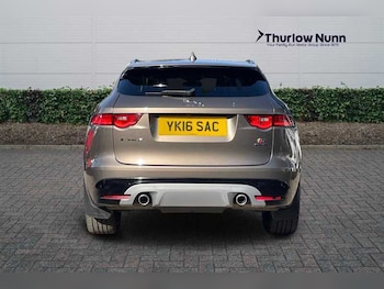 Used Jaguar F-Pace 2016 for sale - 76204334: Photo 4