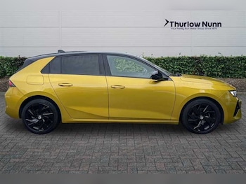 Used Vauxhall Astra 2023 for sale - 76241847: Photo 2