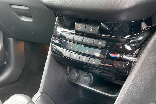 Used Peugeot 208 2019 for sale - 76204298: Photo 15