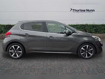 Used Peugeot 208 2019 for sale - 76204298: Photo 2