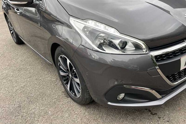 Used Peugeot 208 2019 for sale - 76204298: Photo 33