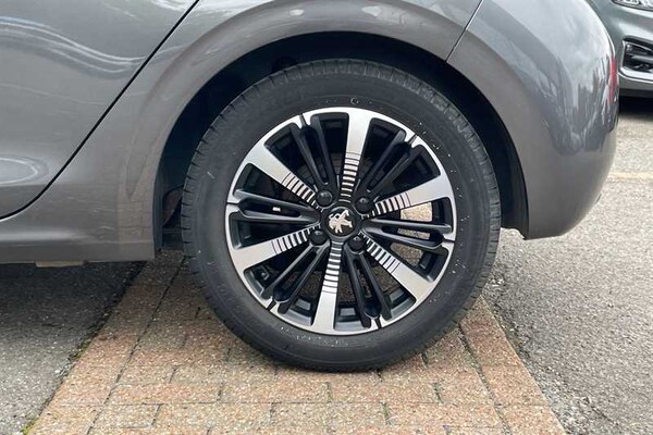 Used Peugeot 208 2019 for sale - 76204298: Photo 9