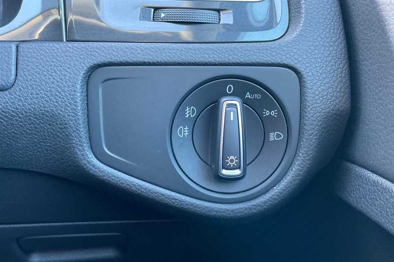 Used Volkswagen Golf 2019 for sale - 76773583: Photo 29