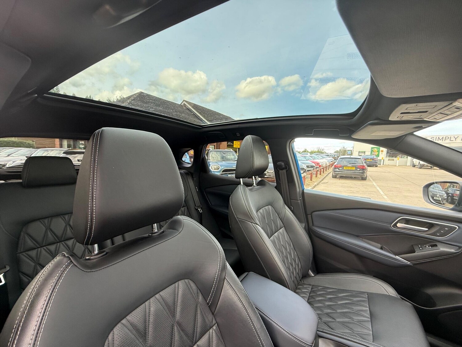 Used Nissan Qashqai for sale - 76992744: Photo 11