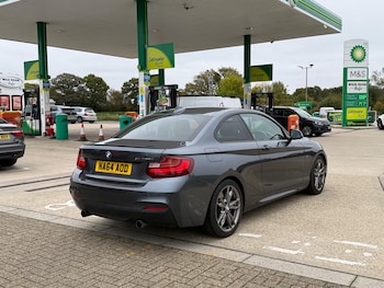 Used BMW 2 Series 2014 for sale - 76270103: Photo