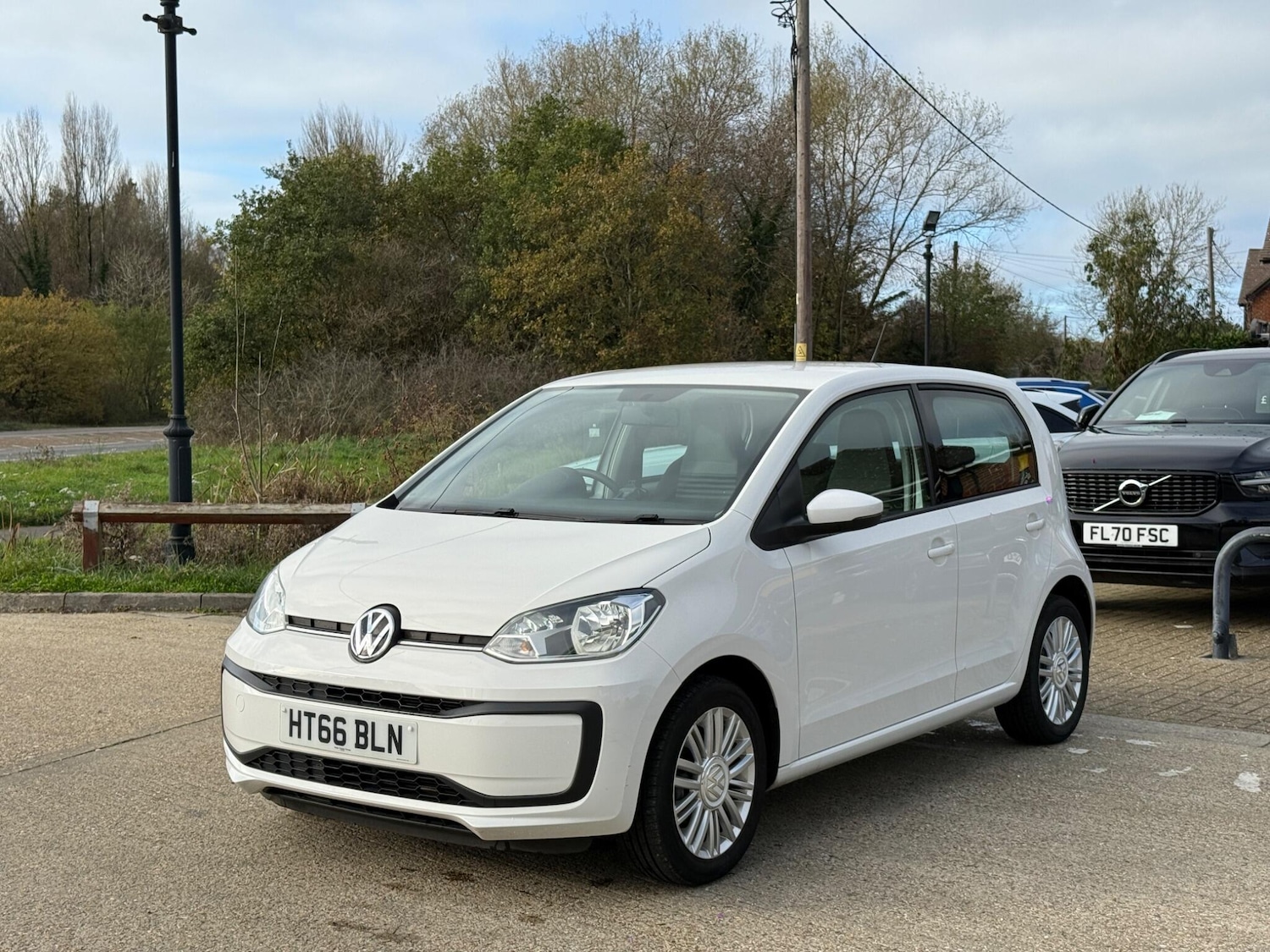 Used Volkswagen up! 2017 for sale - 76632636: Photo 9