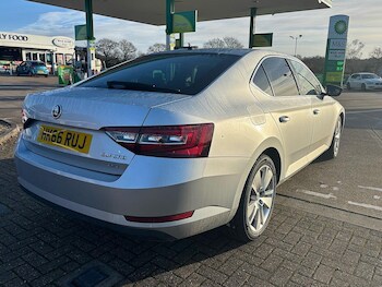 Used Skoda Superb 2017 for sale - 76936226: Photo
