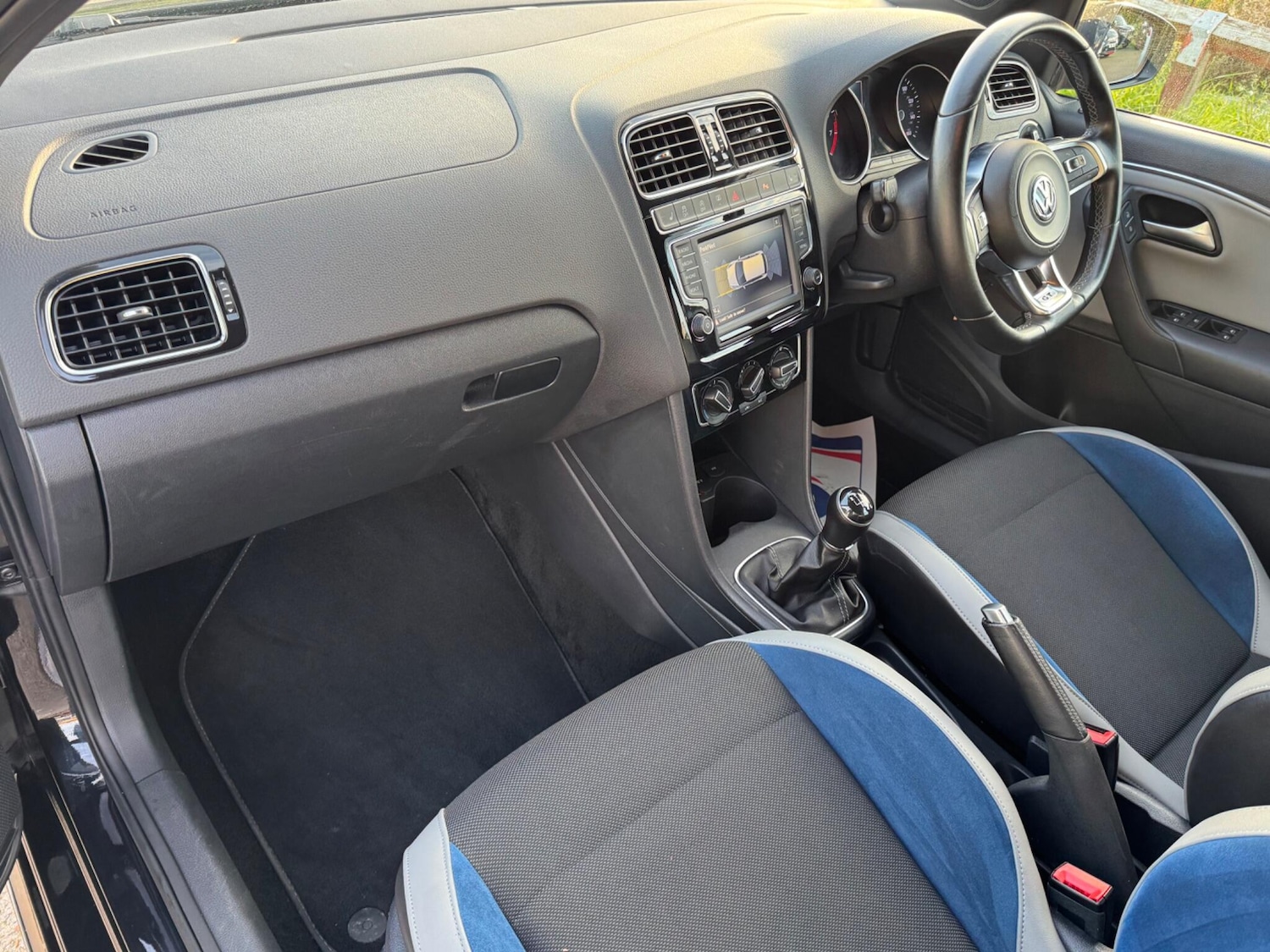 Used Volkswagen Polo 2015 for sale - 76485728: Photo 11