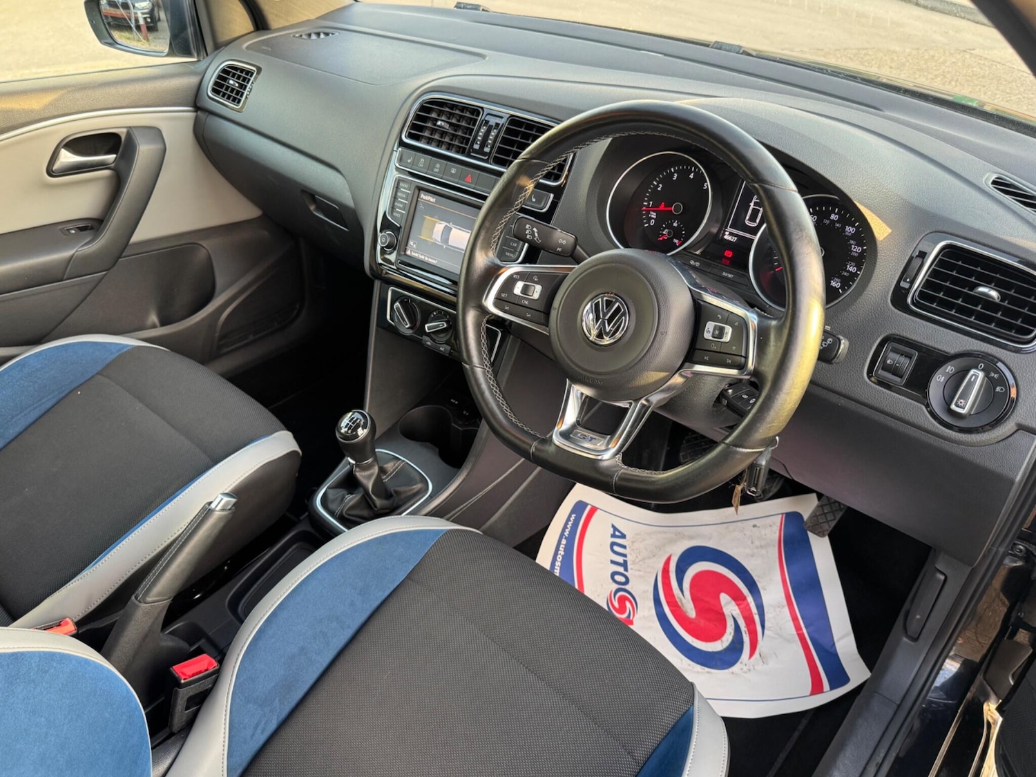 Used Volkswagen Polo 2015 for sale - 76485728: Photo 12