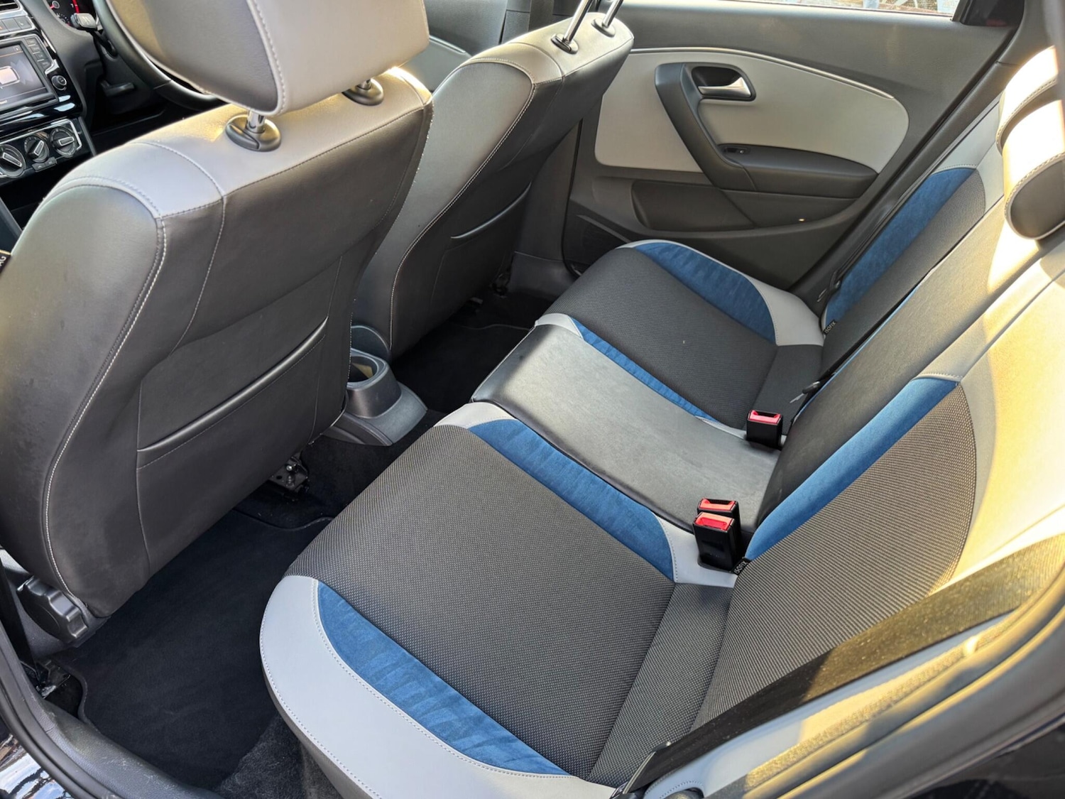 Used Volkswagen Polo 2015 for sale - 76485728: Photo 14